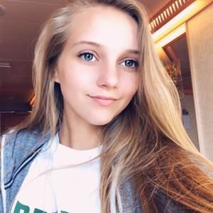 Meet your Posher, Lizzy